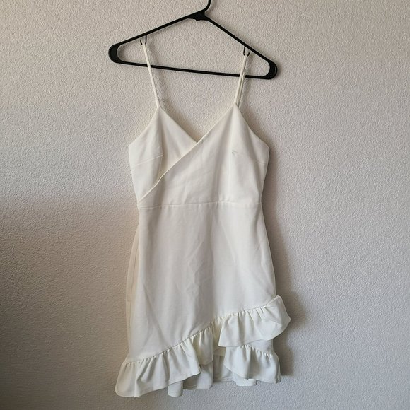 Lulu's US M Sealed With A Kiss White Ruffled Bodycon Dress Stretch NEW *Flawed* - Picture 3 of 15